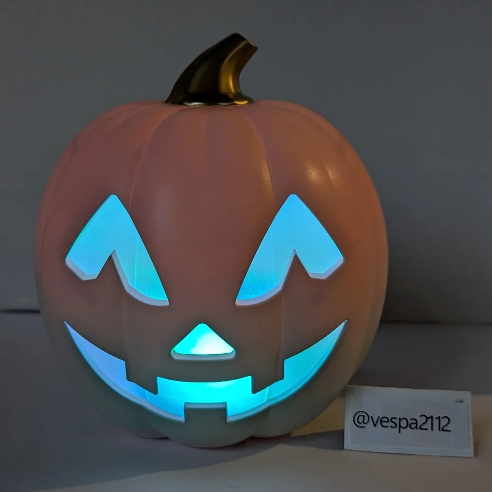 Target Bullseye Playground Summerween Pumpkin Pink LED Color Changing Light 2024